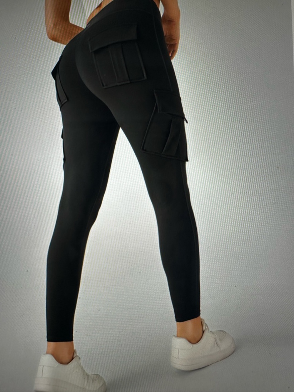 New with Tag! $55 Halara Black Cargo Pocket Leggings Sz M - Picture 3 of 12